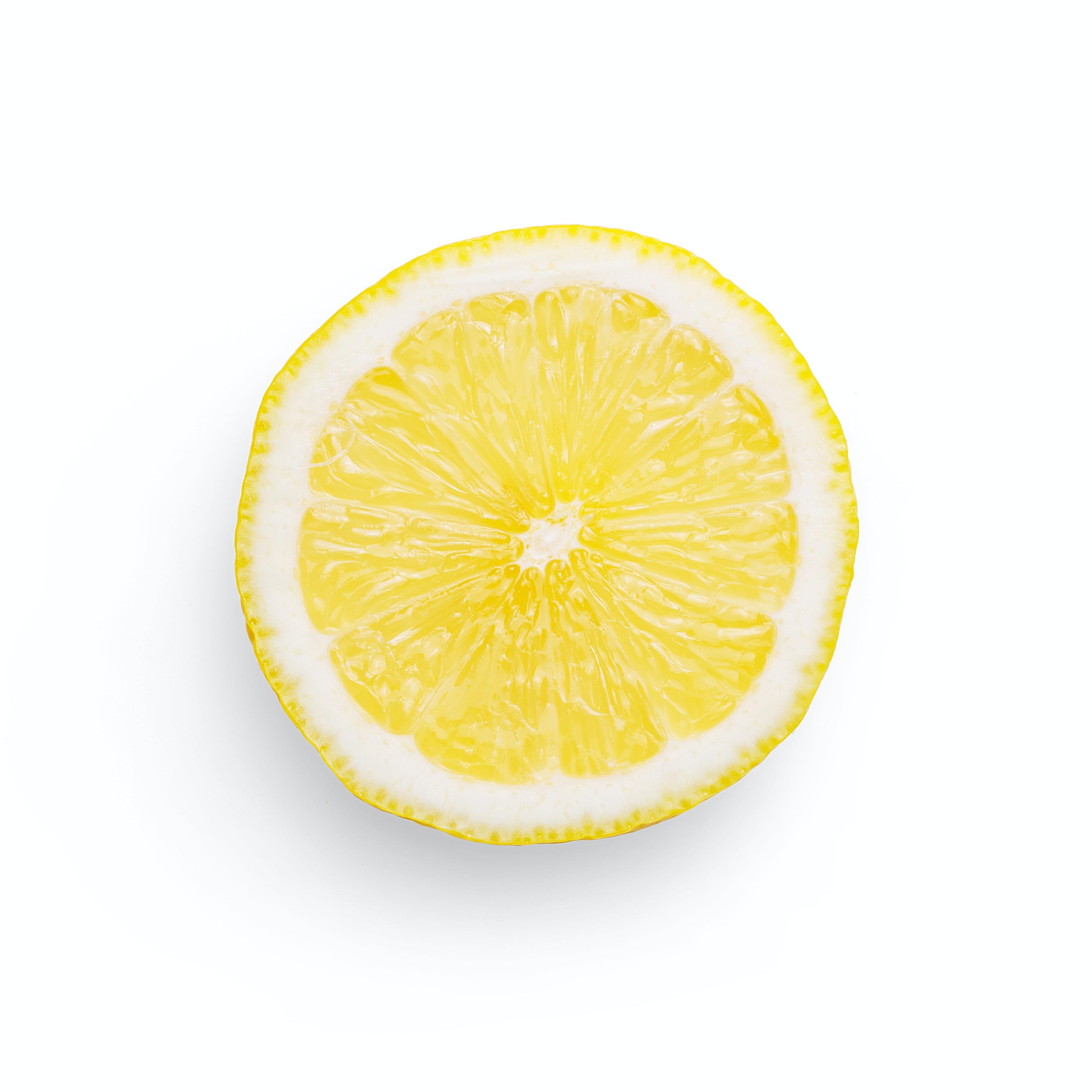 Cytryny - jakie mają działanie? Kiedy je stosować i jakie mają witaminy? Cytryny – właściwości lecznicze, witamina C i kalorie. Właściwości odchudzające cytryny. Picie wody z cytryną