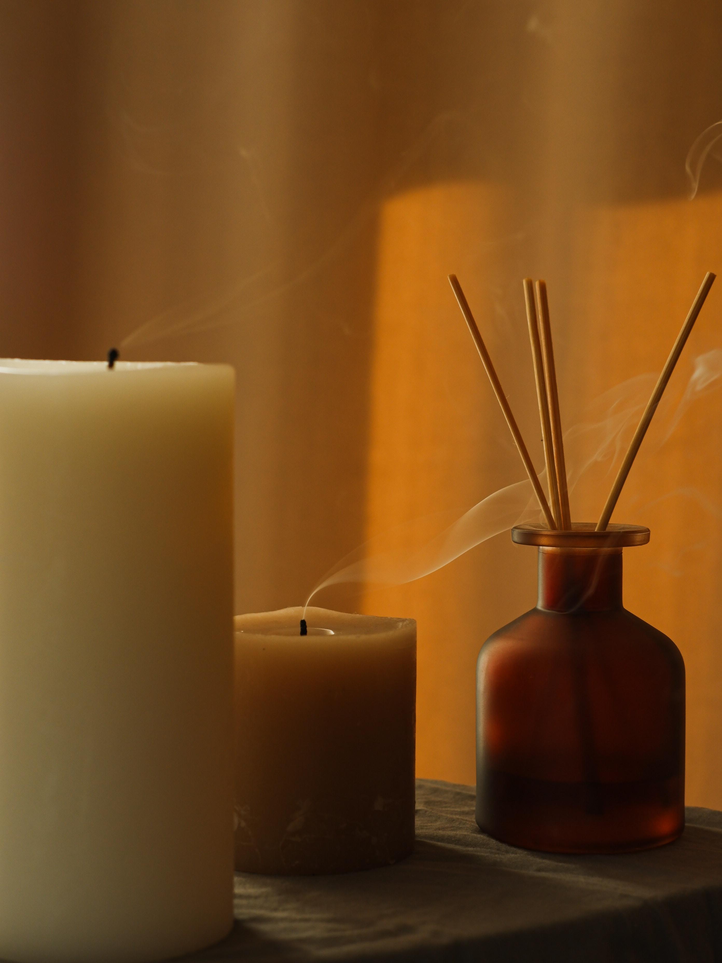 Aromaterapia - jakie olejki wybrać? Olejki eteryczne działają na dwa sposoby. Olejki do Aromaterapii. Najlepsze olejki eteryczne naturalne – poznajcie 25 podstawowych olejków