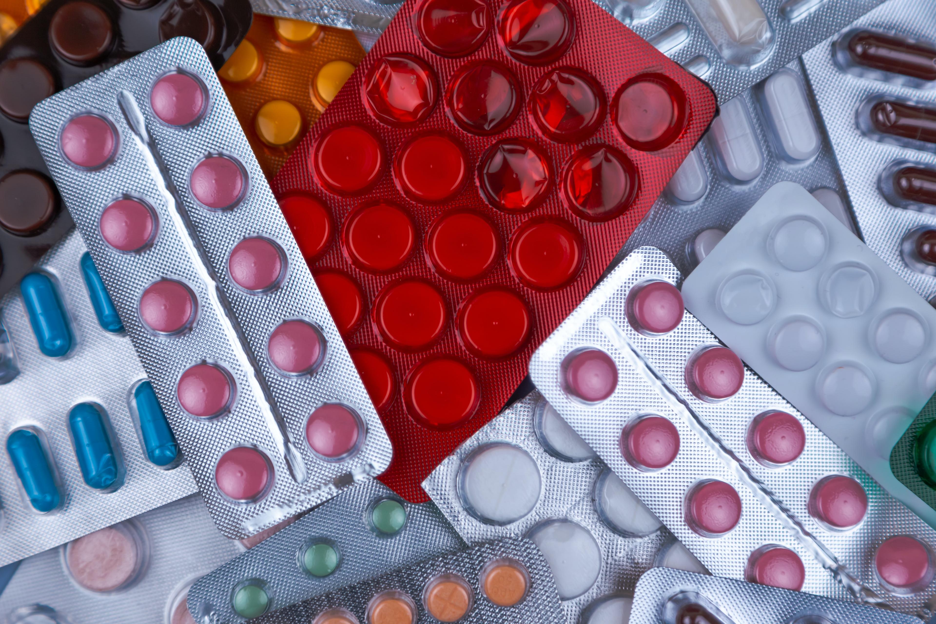 Leki przeciwbólowe - jak je stosować? Jak długo stosować leki przeciwbólowe? Jak prawidłowo stosować leki przeciwbólowe dostępne bez recepty?