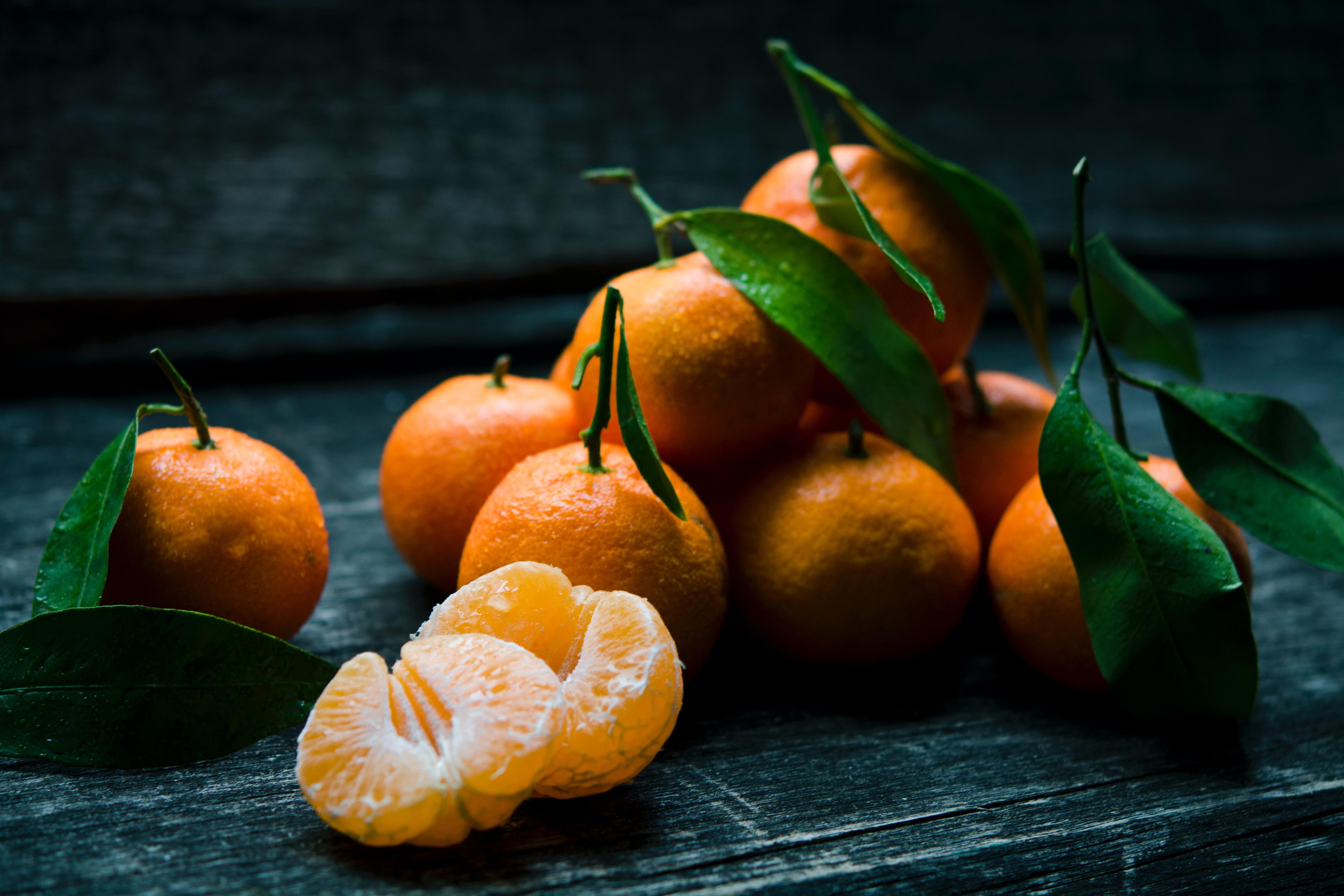 Mandarynki - Jakie witaminy mają mandarynki? Mandarynki w ciąży. Mandarynki – właściwości, przeciwwskazania. Właściwości mandarynek - działanie antynowotworowe 