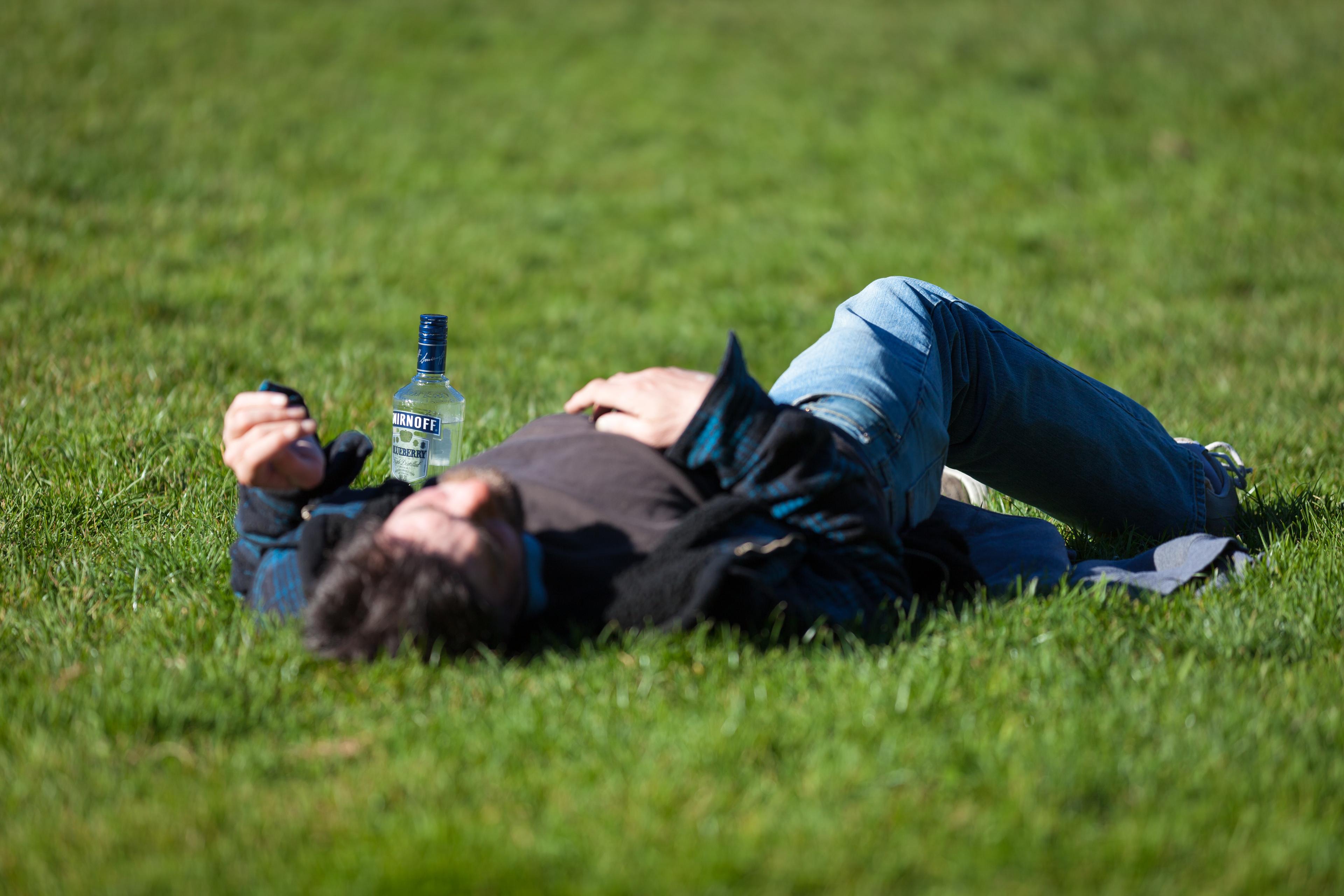 Depresja alkoholowa – dlaczego występuje i metody leczenia