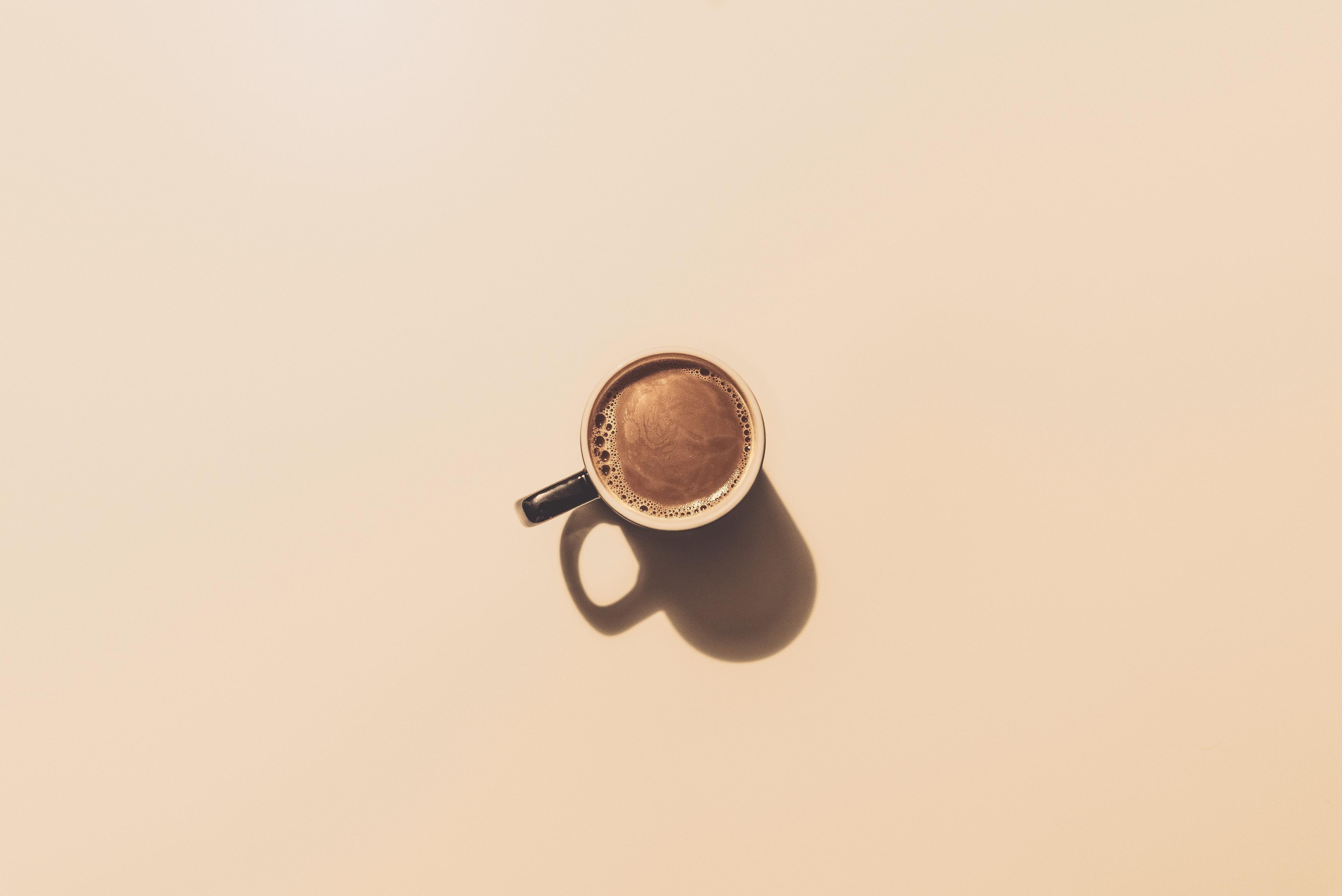 Nadmiar potasu a kawa - czy można ją pić? Zawartość potasu w organizmie. Jak objawia się nadmiar potasu? 