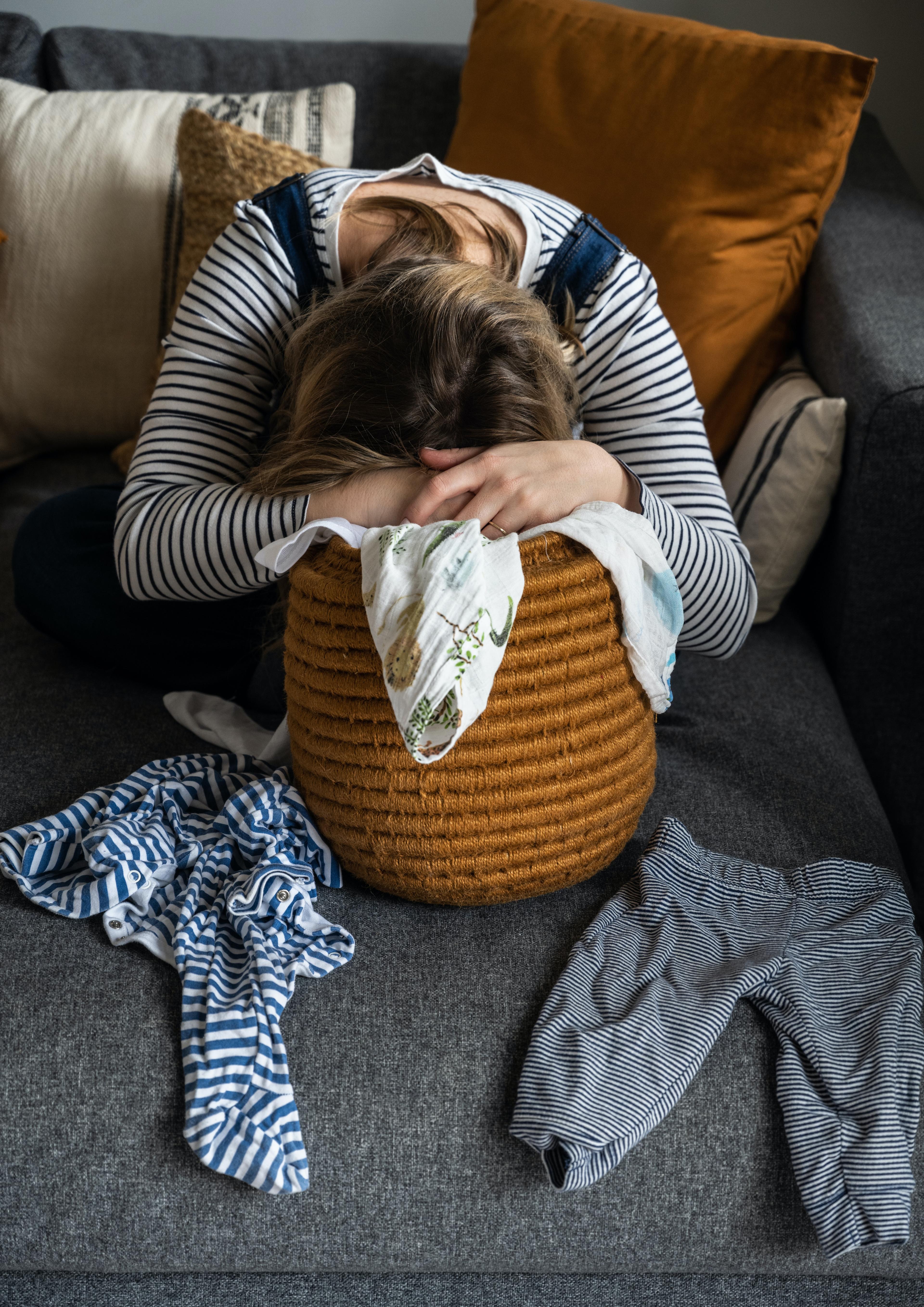 Przewlekłe zmęczenie – na czym polega? Zespół przewlekłego zmęczenia (CFS). Co to jest zespół chronicznego zmęczenia? CFS, czyli zespół przewlekłego zmęczenia – objawy, leczenie i dieta. Objawy i leczenie 