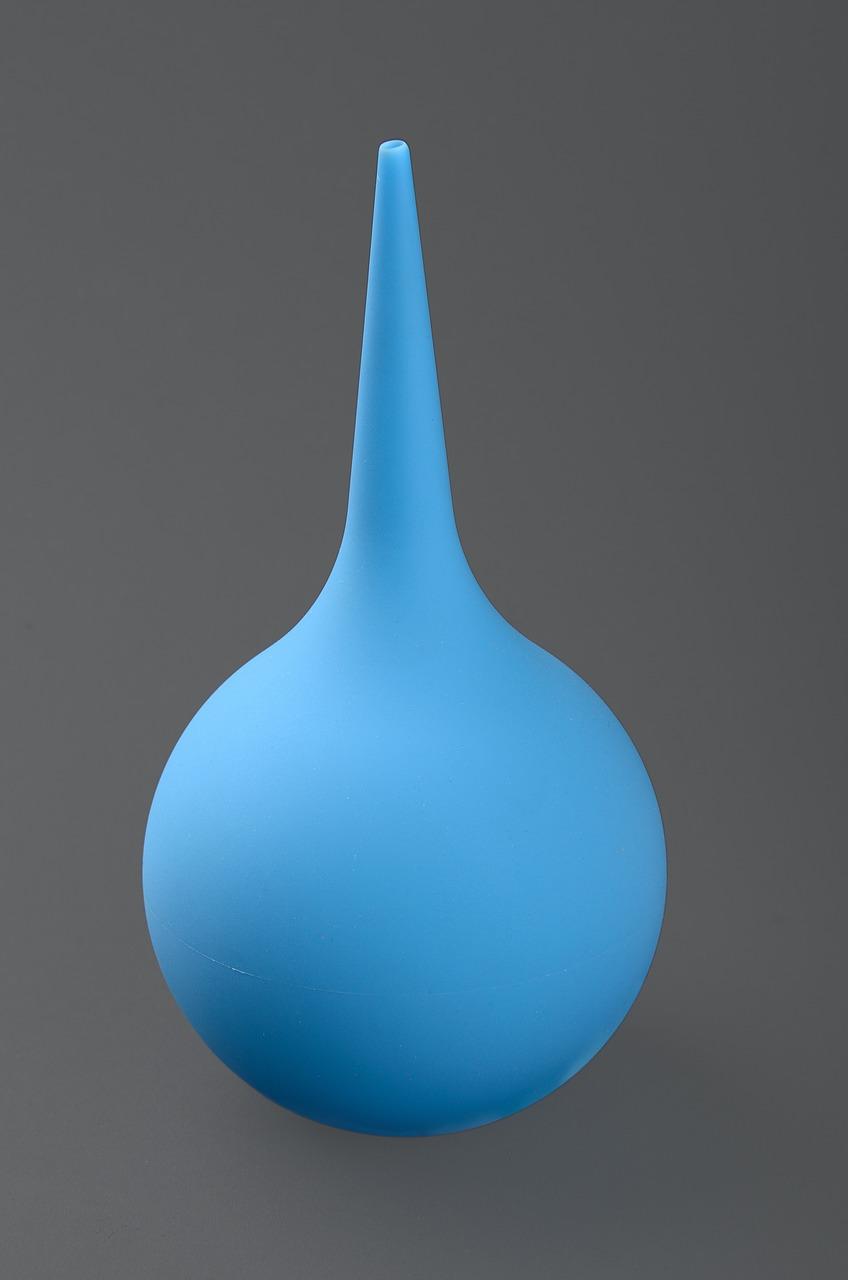 Lewatywa w domu – po co, jak wykonać i możliwe skutki uboczne