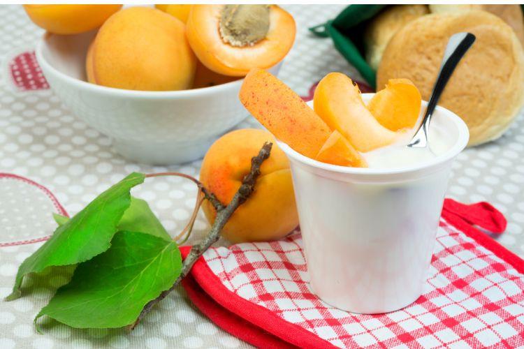 Czy jogurt naturalny jest zdrowy? Właściwości i skład jogurtu naturalnego