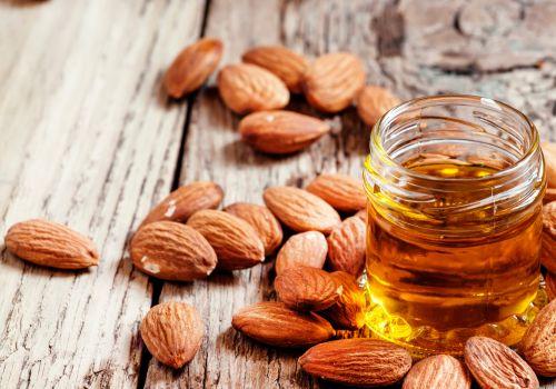Olej ze słodkich migdałów - zastosowanie w ciąży i dla noworodka