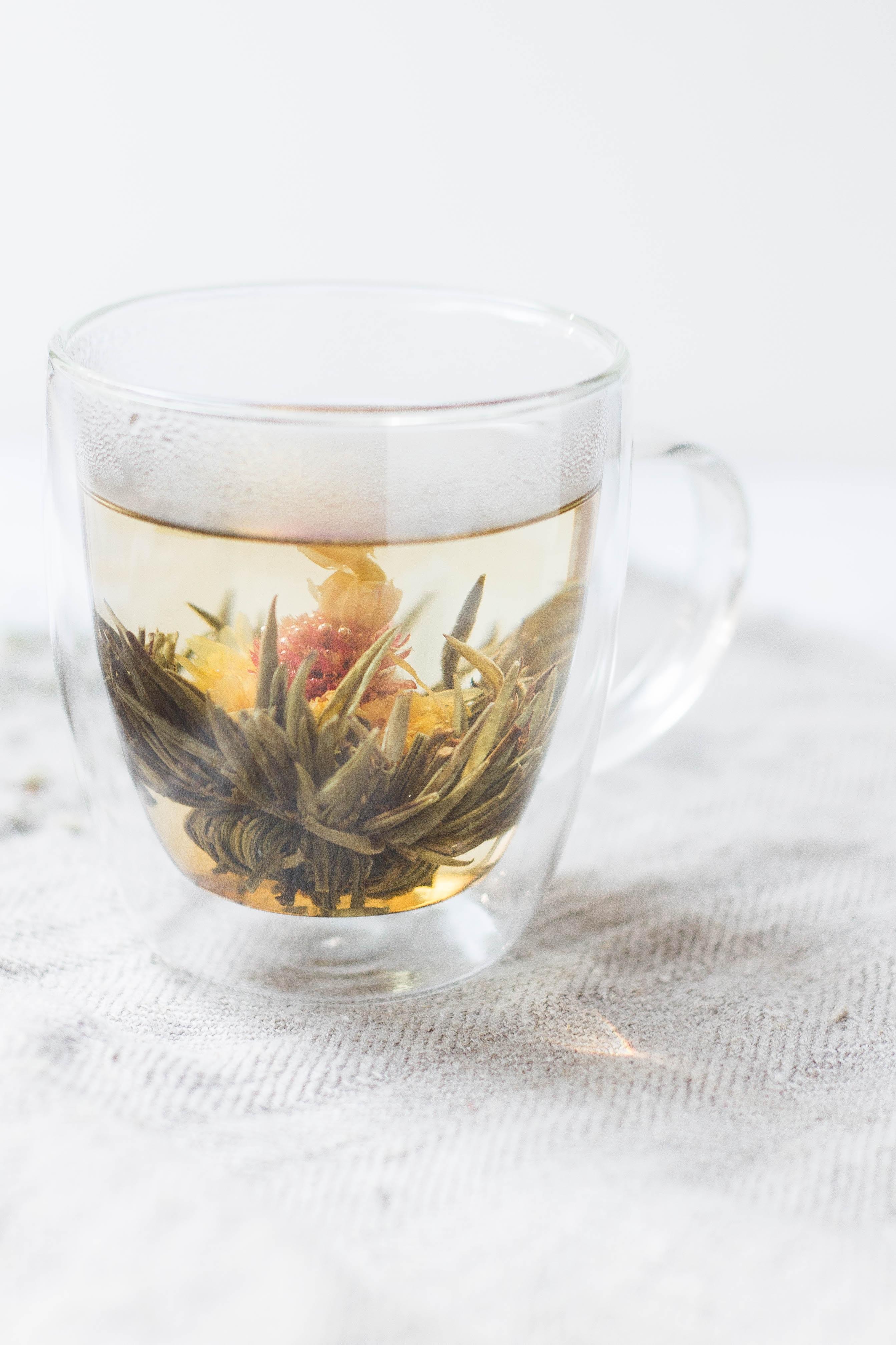 Jakie herbaty działają moczopędnie? Właściwości moczopędne różnych herbat. Herbata moczopędna.Zioła moczopędne 