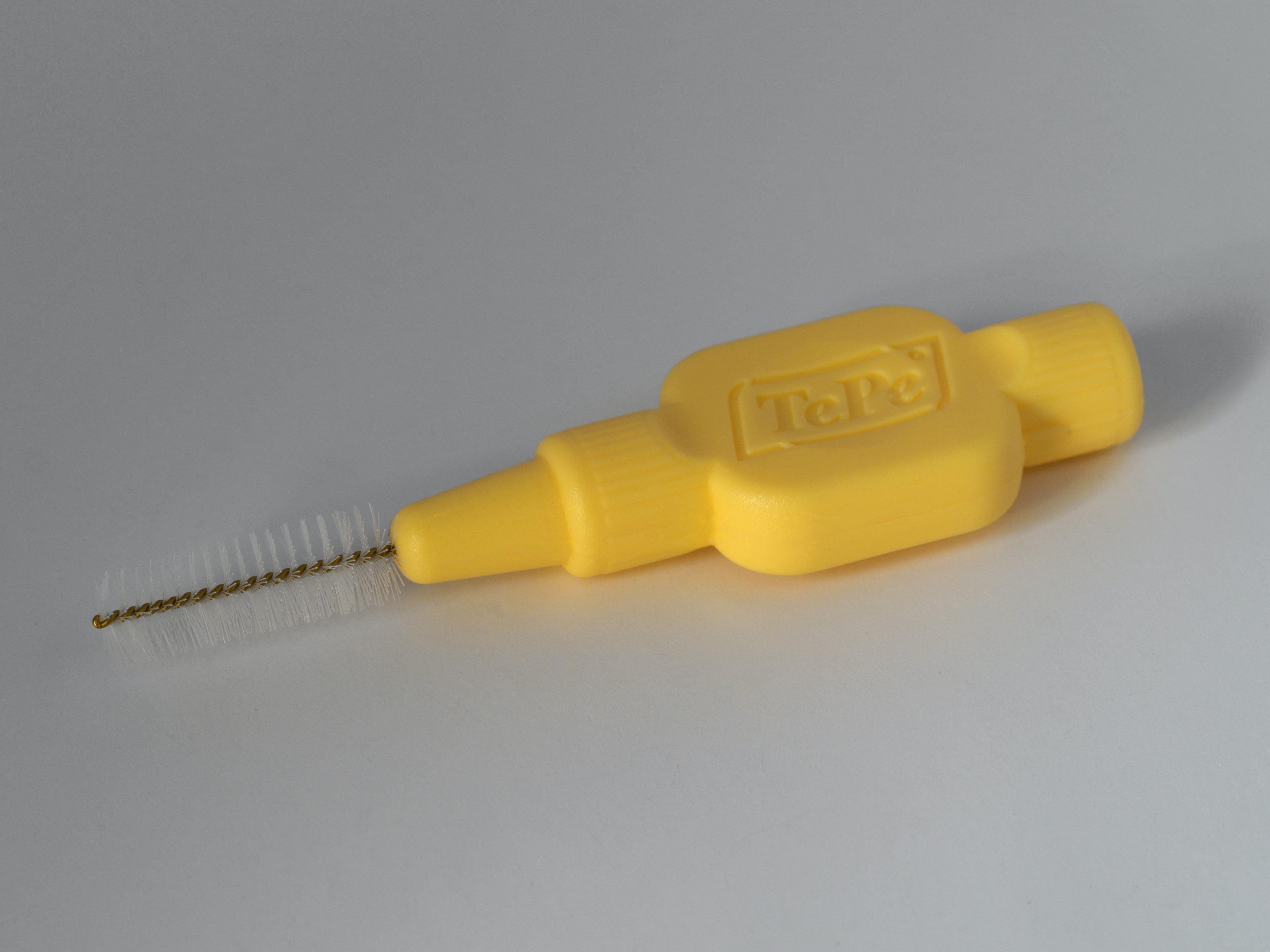 Nitkowanie zębów – dlaczego warto i kiedy stosować?