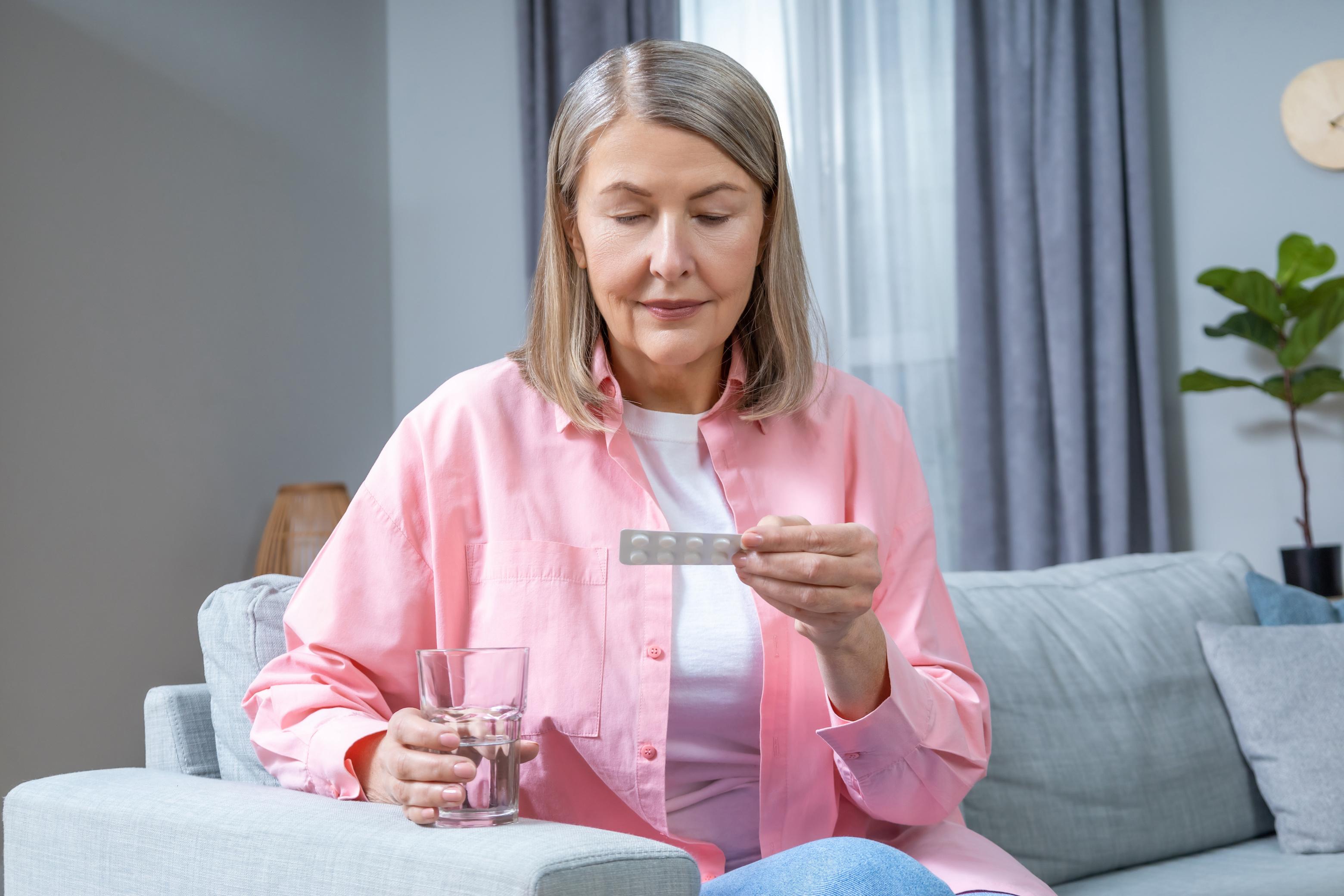 Wpływ leków przewlekłych na występowanie wzdęć – analiza mechanizmów i rozwiązań terapeutycznych