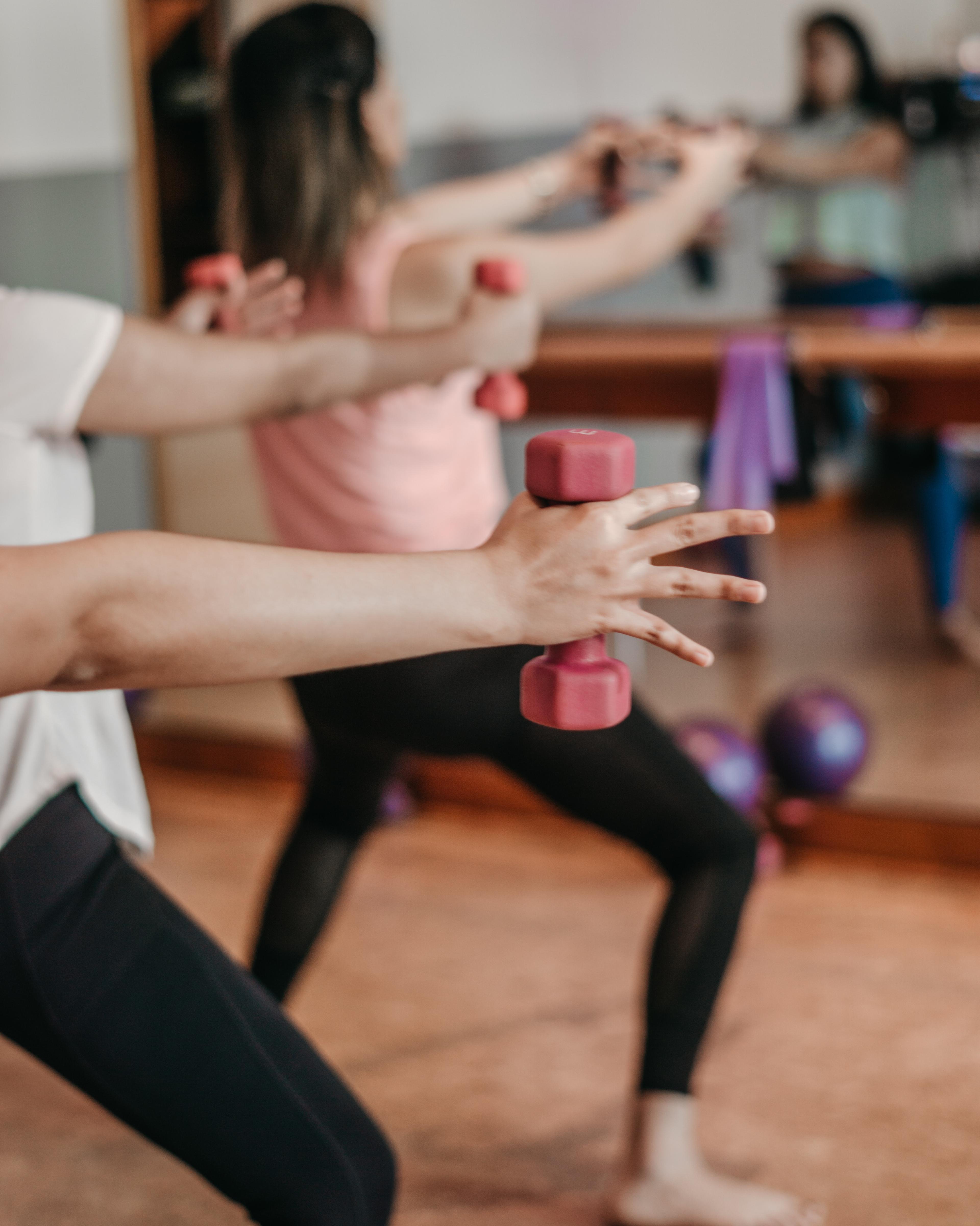 Ćwiczenia na mięśnie dna miednicy - jak je wykonywać i przykłady konkretnych ćwiczeń. Kto powinien wykonywać ćwiczenia Kegla? Jak wzmocnić mięśnie dna miednicy? Ćwiczenia i profilaktyka!