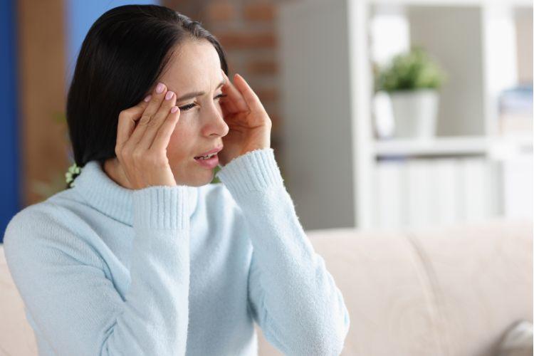 Światłowstręt (fotofobia) – przyczyny, objawy i jak sobie pomóc