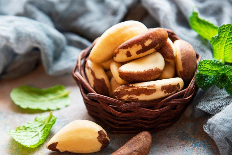 Orzechy brazylijskie - dzienna dawka selenu? Właściwości zdrowotne orzechów brazylijskich