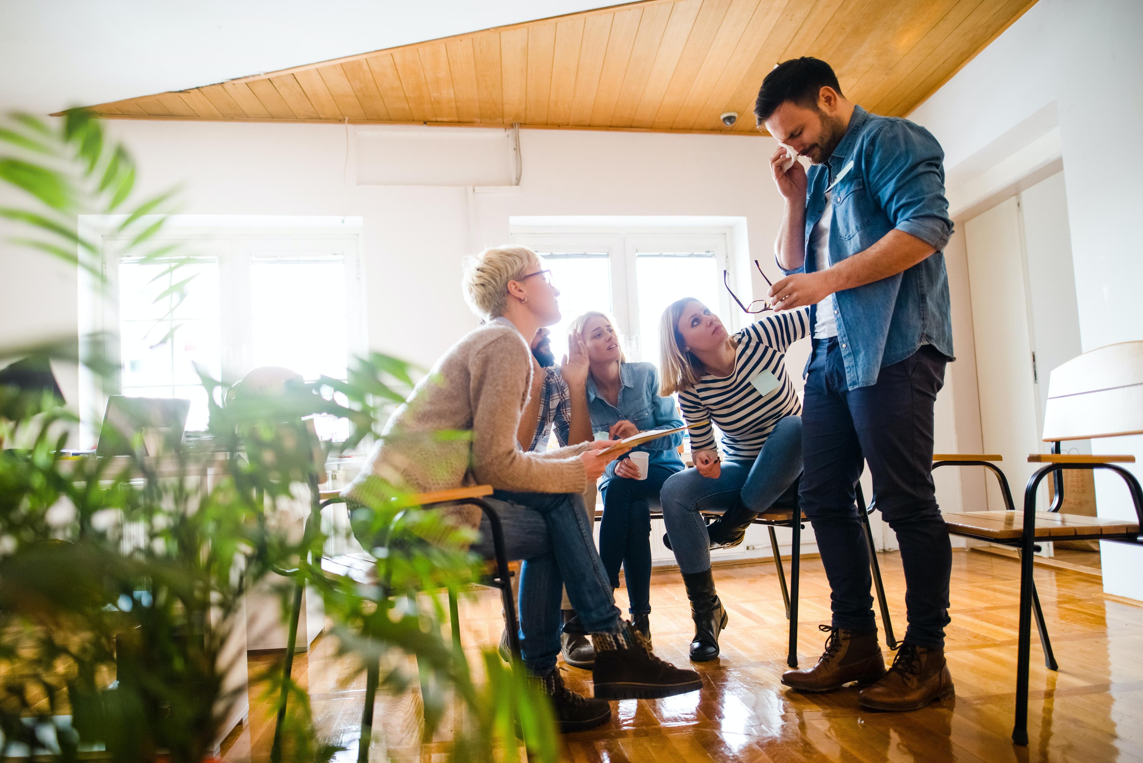 Megalomania – cechy, zachowania i różnice vs paranoiczne cechy