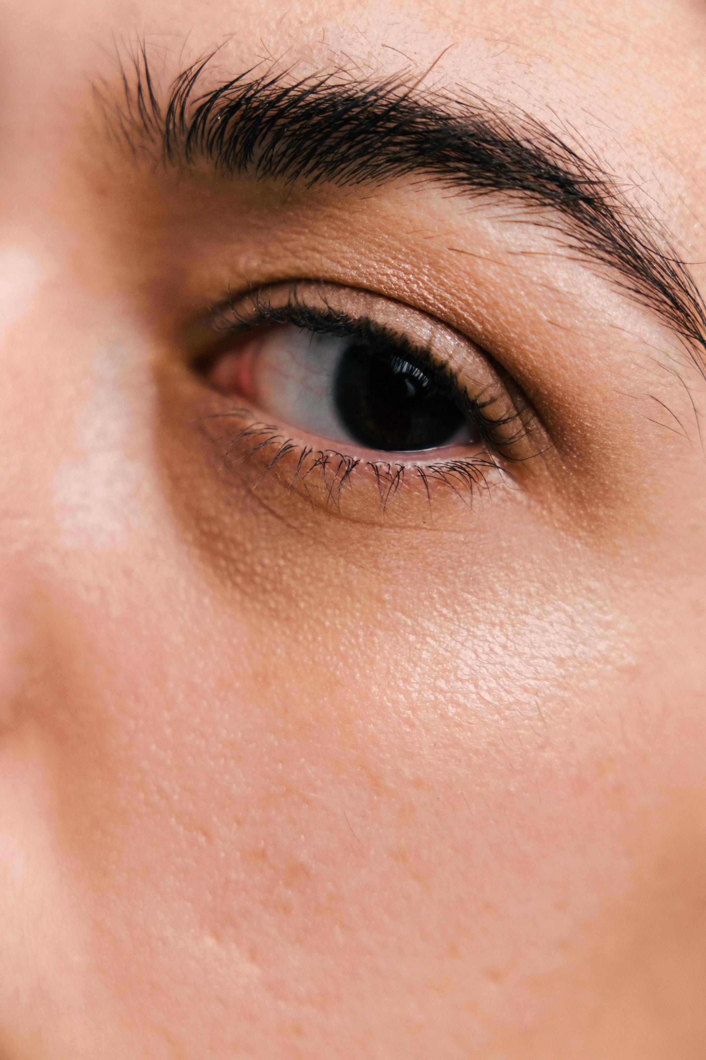 Witaminy na wzrok - jakie witaminy mają wpływ na dobry wzrok? Witaminy na oczy i wzrok - co jeść na dobrą kondycję oczu? Witaminy dla oczu. Jakie witaminy pomagają na poprawę wzroku