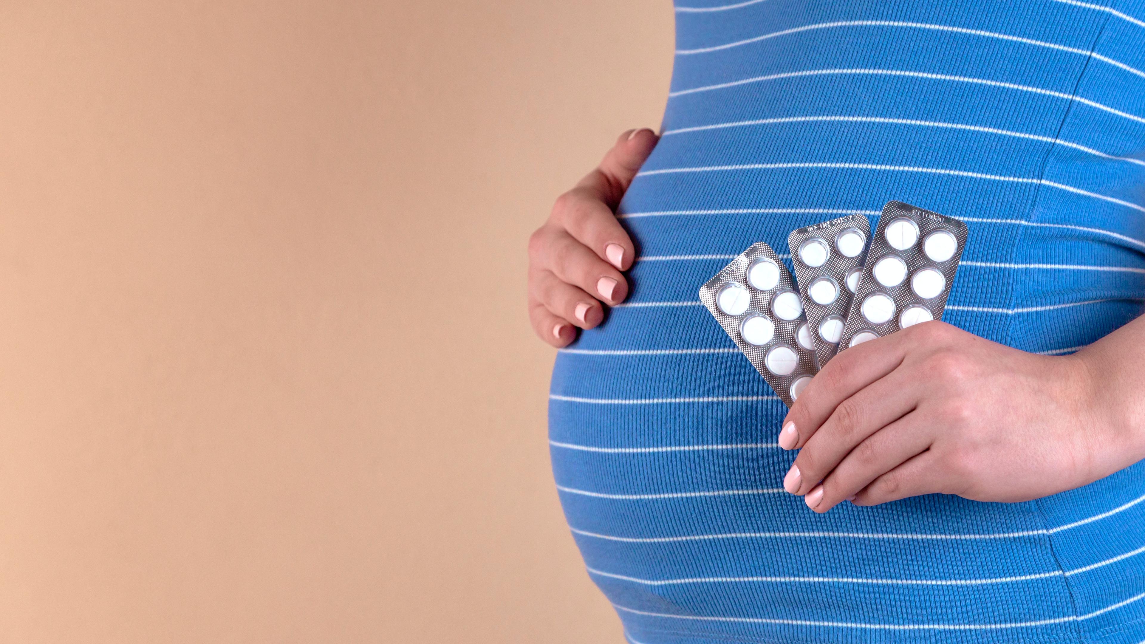 Antybiotyki w ciąży - jakie są bezpieczne i jak je stosować? Leki bezpieczne w ciąży - jakie preparaty może zażywać przyszła mama? Leki bezpieczne w ciąży