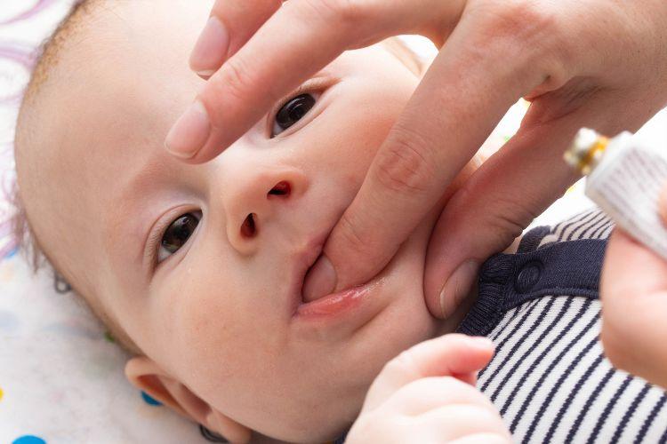 Ząbkowanie – kiedy dokucza najbardziej i jak łagodzić objawy? Kalendarz ząbkowania