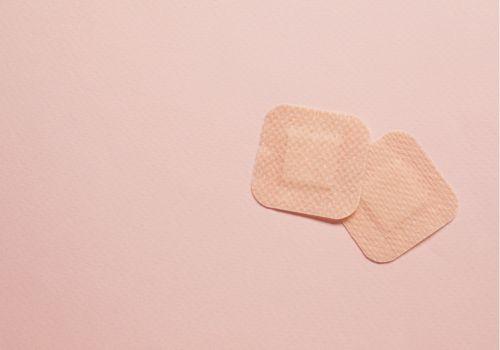 Plastry antykoncepcyjne – jak działają, naklejanie i skuteczność