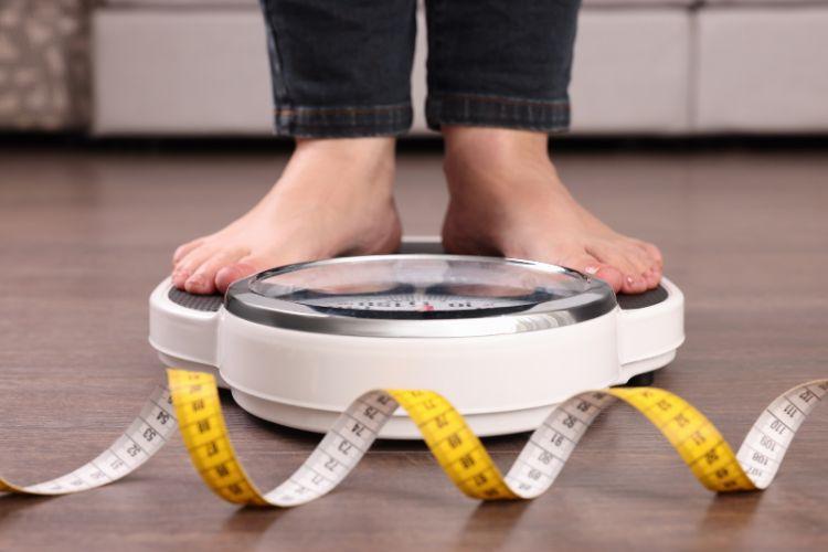 Jak obliczyć swoje BMI? Kalkulator BMI. Oblicz wskaźnik masy ciała.Kalkulator BMI - obliczanie prawidłowej masa ciała, normy, ryzyko chorób