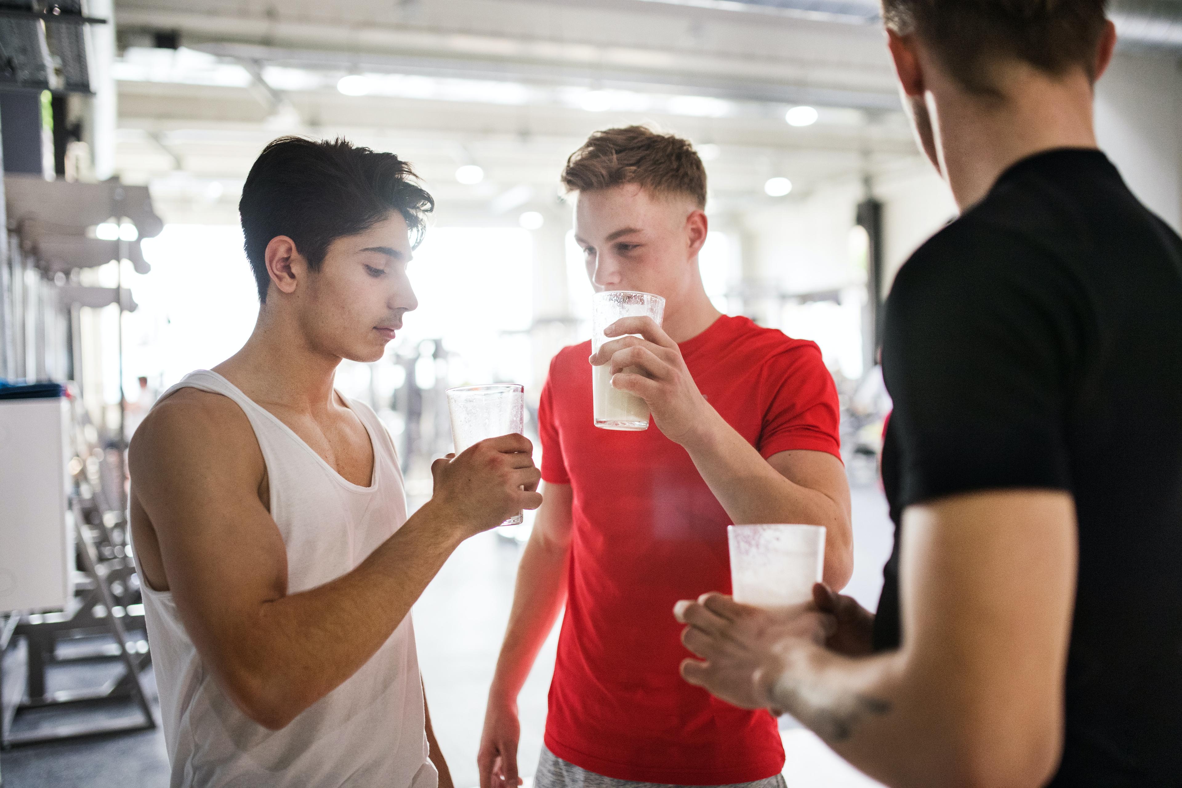 Białko w diecie – zapotrzebowanie, najlepsze źródła i objawy niedoboru